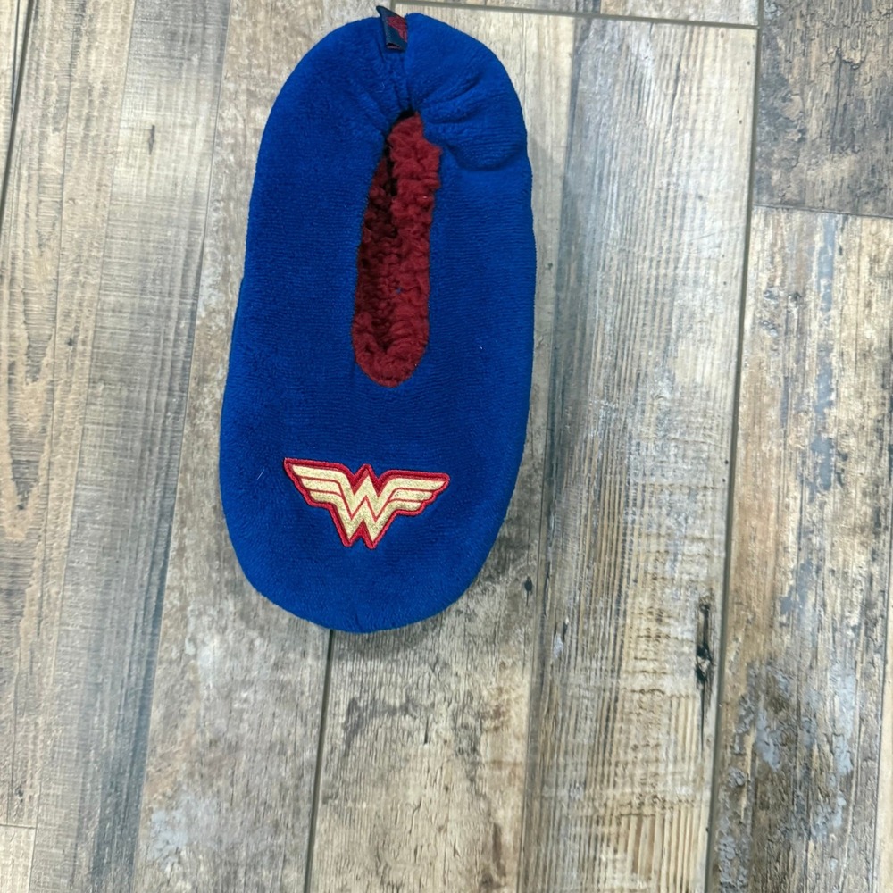 DC Comics Wonder Woman Snuggle Toes Blue Faux Fur Slippers Women Size 4-10 NEW